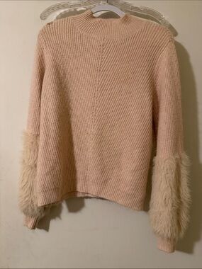 Faux-Fur Cuff Crewneck Sweater in Blush Pink